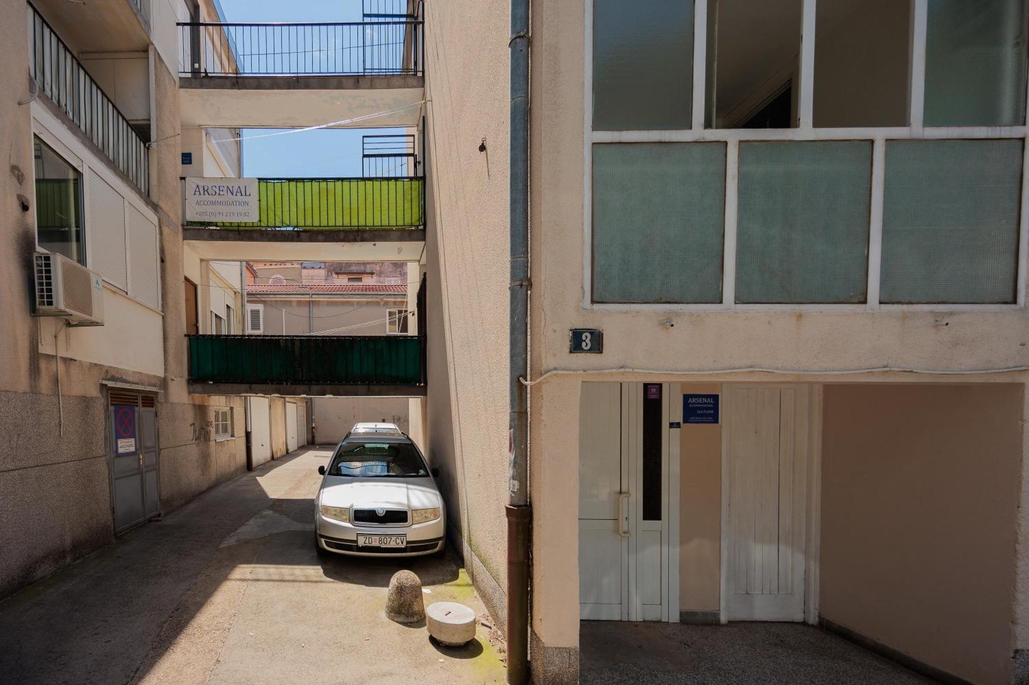 Guest House Arsenal Accommodation Zadar Bagian luar foto